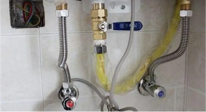 pemasangan pipa angle valve