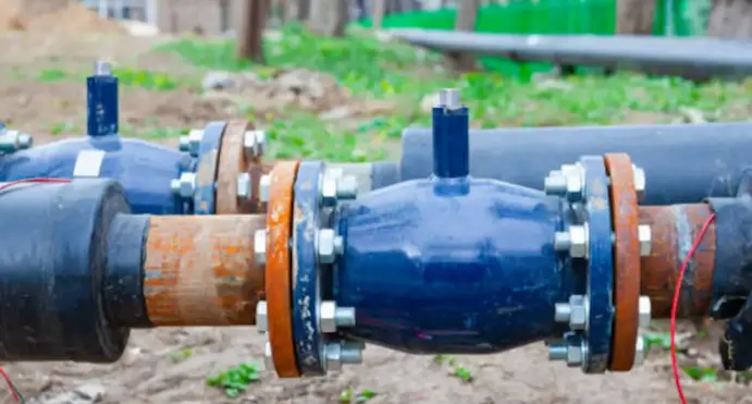 non-slam-check-valve-installed-in-pipeline