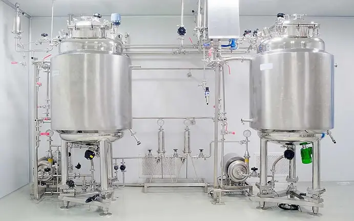 "Temperature control system in a jacketed valves setup for maintaining precise fluid temperature"